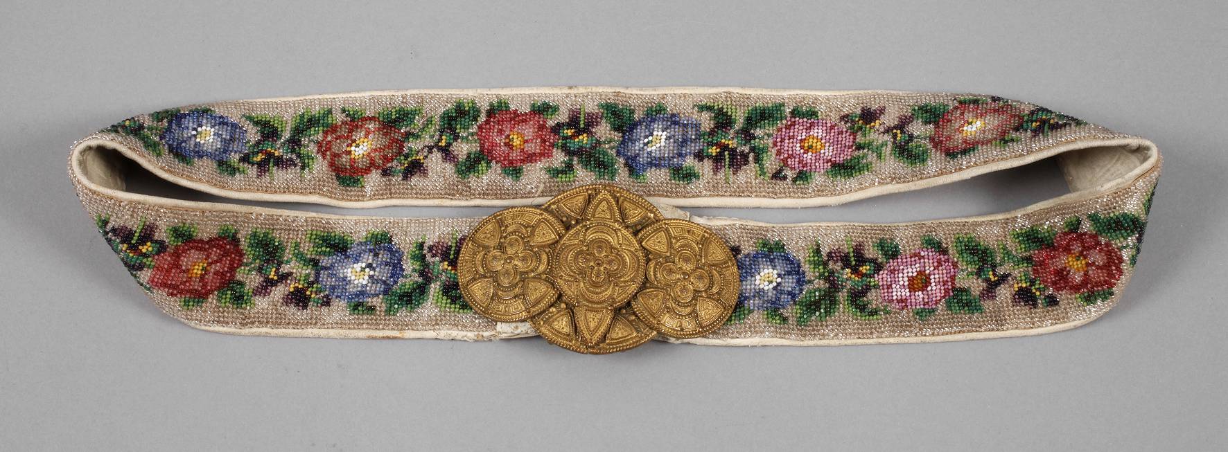 Damengürtel mit Perlstickerei