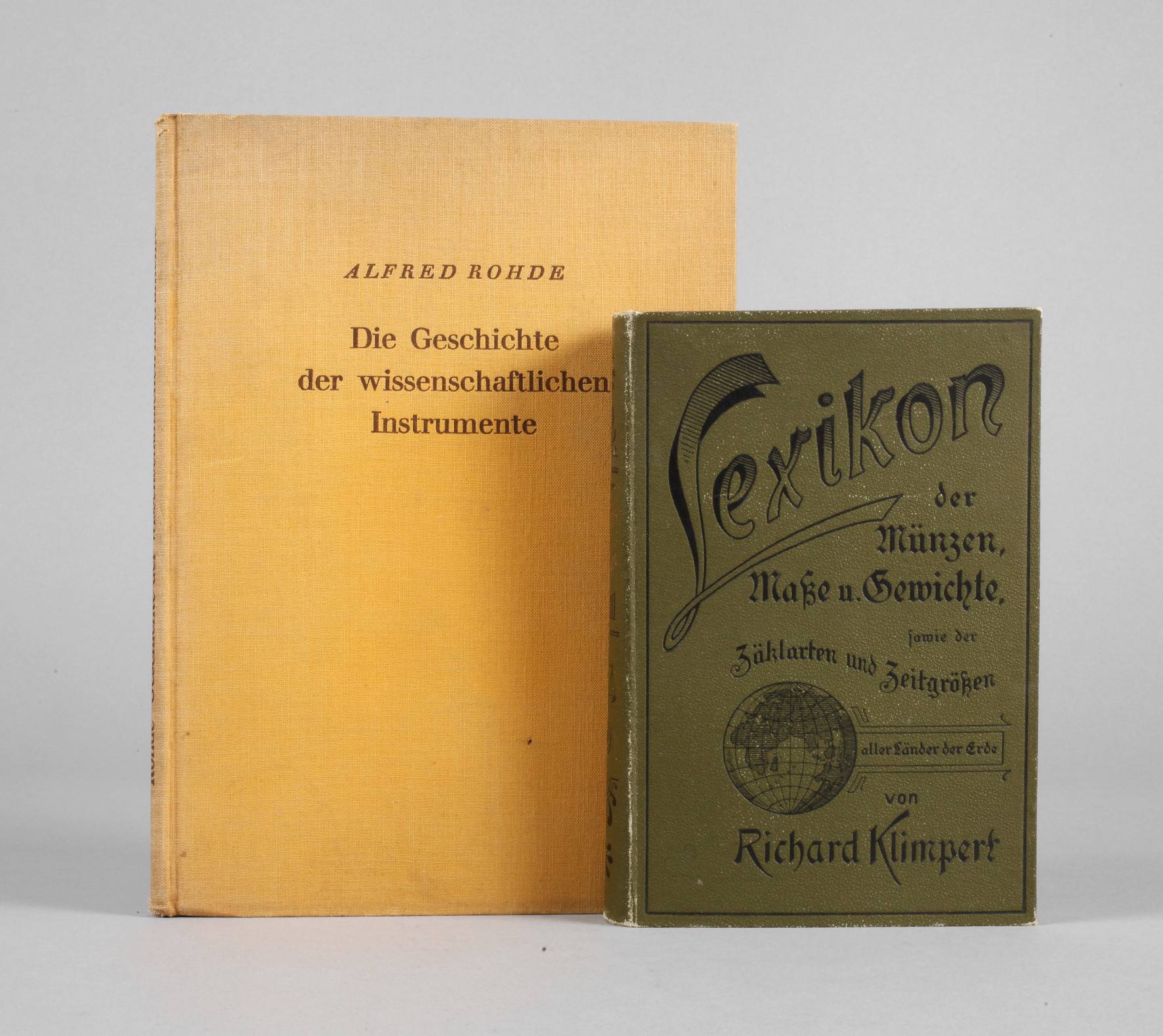 Paar historisch-technische Handbücher