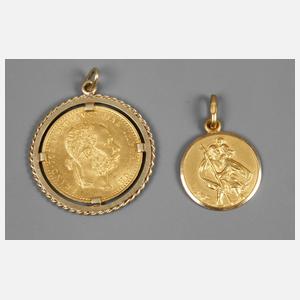 Zwei Münzanhänger