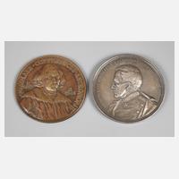 Paar Medaillen um 1900111