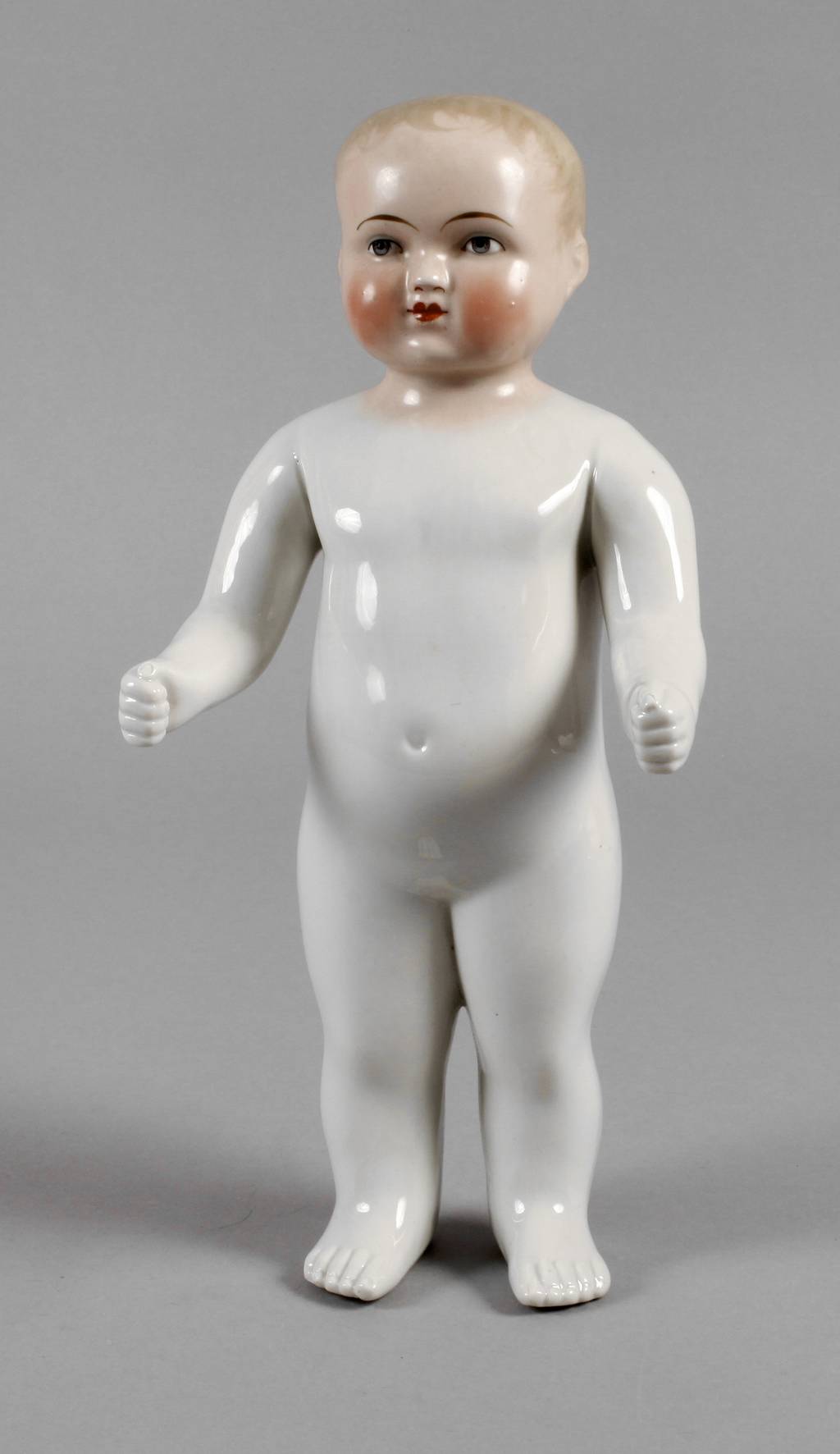 Kleiner blonder Nacktfrosch