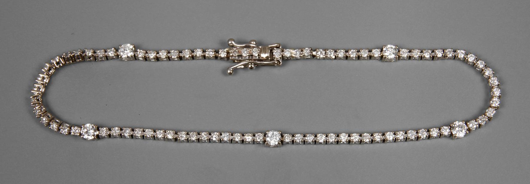 Elegantes Armband mit Brillanten von ca. 2,1 ct