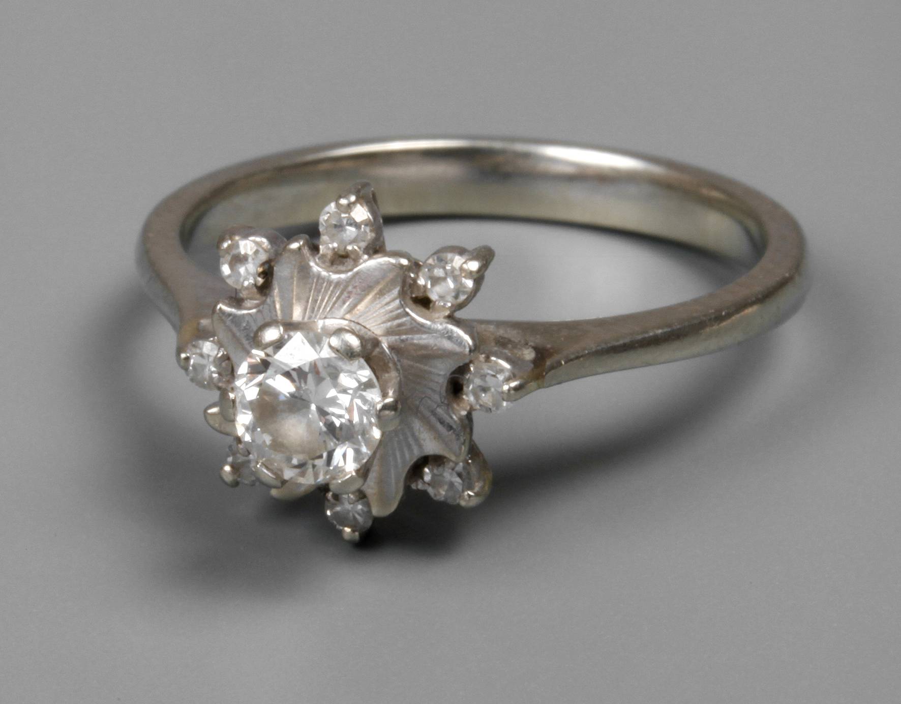 Damenring mit Brillant