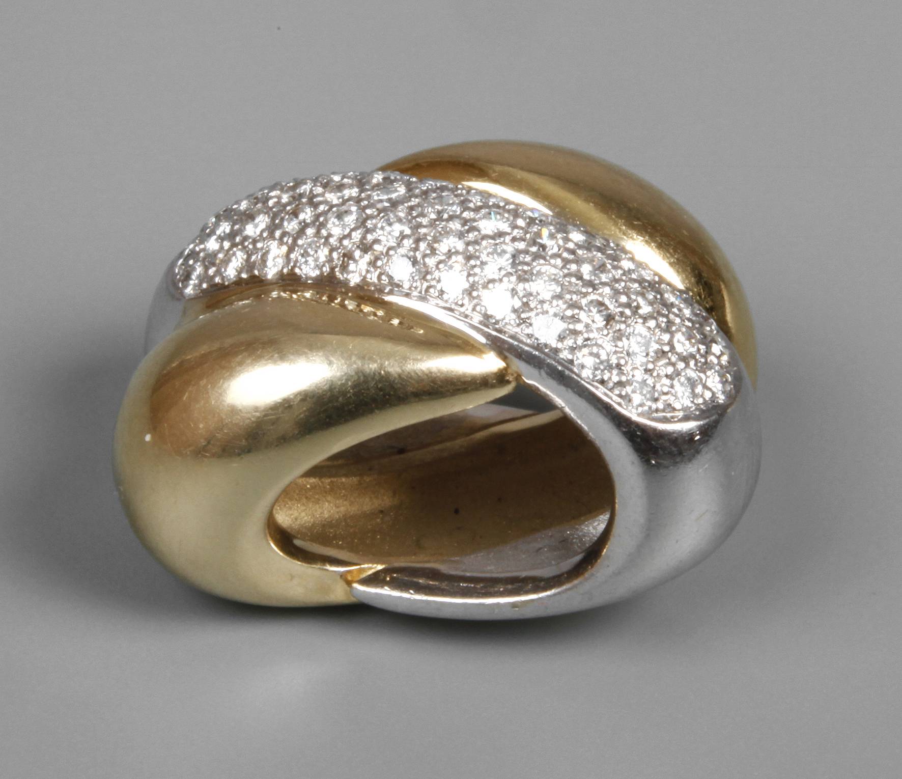 Anhänger mit Diamantbesatz