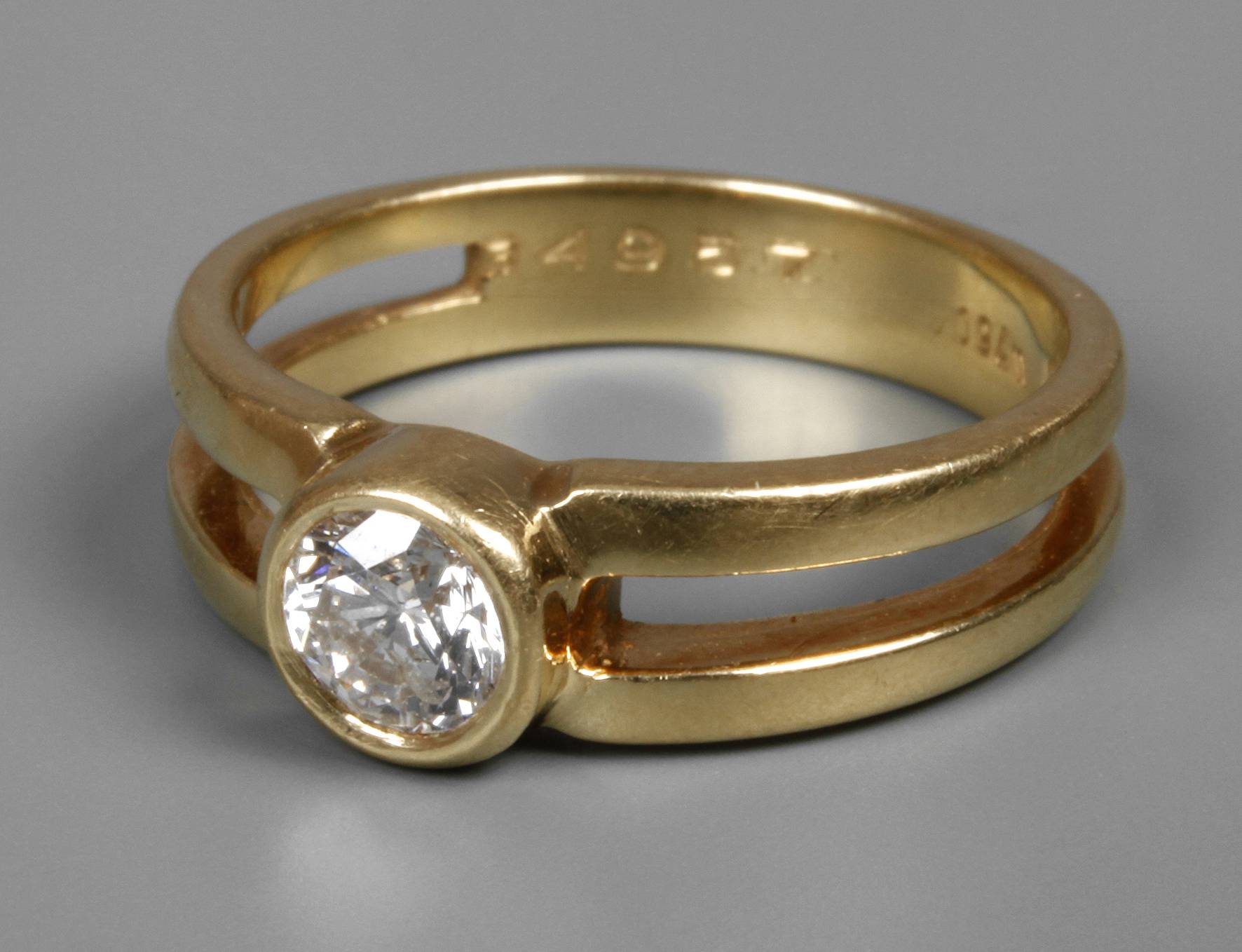 Damenring mit Brillant von ca. 0,61 ct