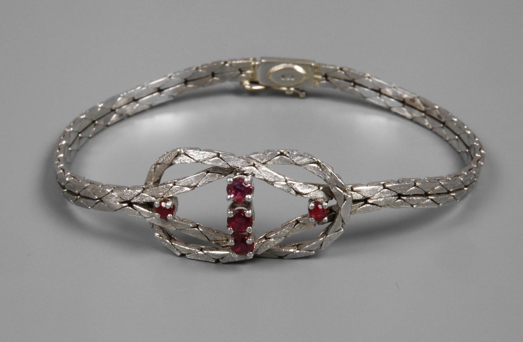 Armband mit Rubinen