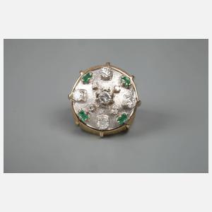 Opulenter Damenring mit Brillanten und Smaragden