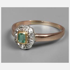 Damenring mit Smaragd und Diamanten