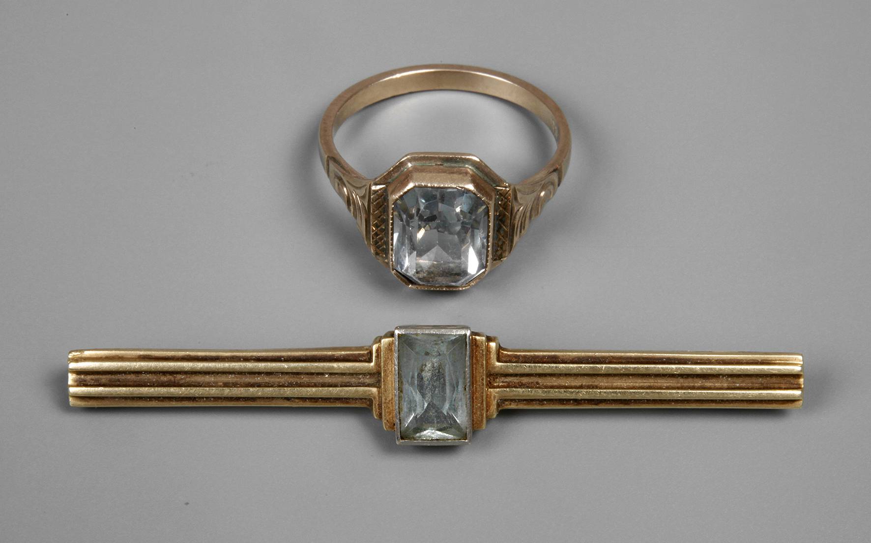 Damenring und Stabbrosche