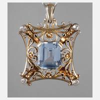 Filigraner Anhänger mit Steinbesatz111