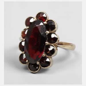 Damenring mit Granatbesatz