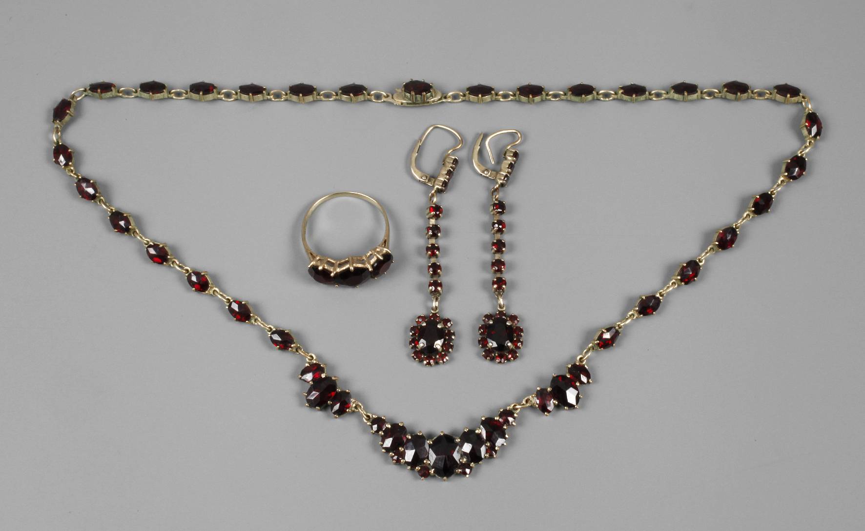 Konvolut Granatschmuck