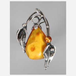 Brosche mit Bernsteinen