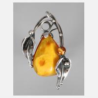 Brosche mit Bernsteinen111