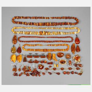 Großes Konvolut Bernsteinschmuck