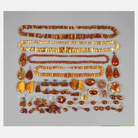 Großes Konvolut Bernsteinschmuck111