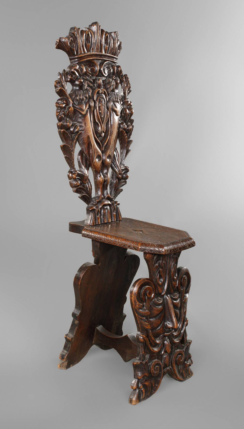 Brettstuhl im Renaissancestil