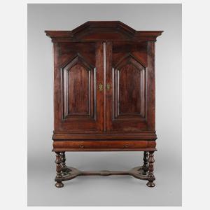 Barocker Stollenschrank