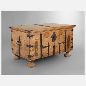 Bauerntruhe