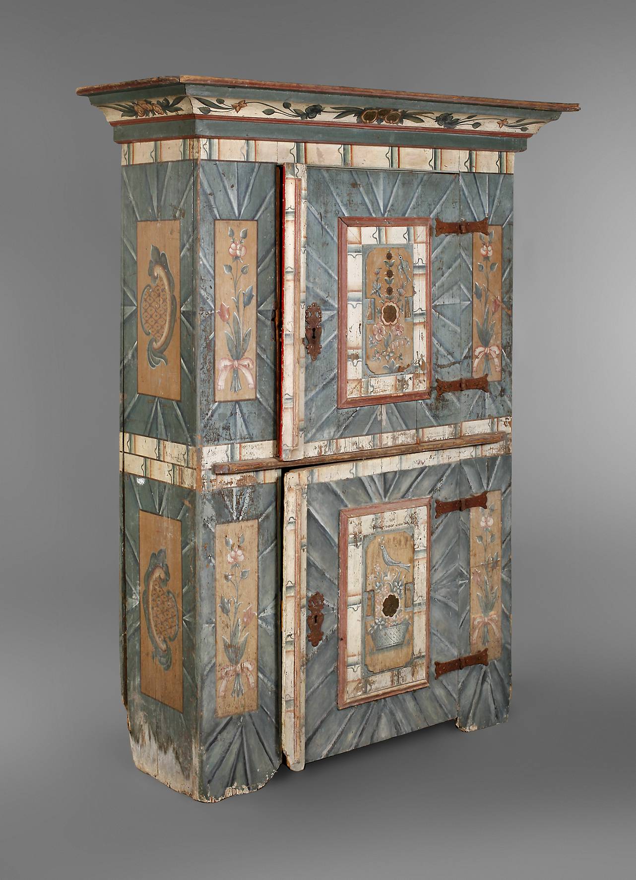 Bemalter Bauernschrank