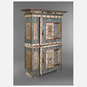 Bemalter Bauernschrank