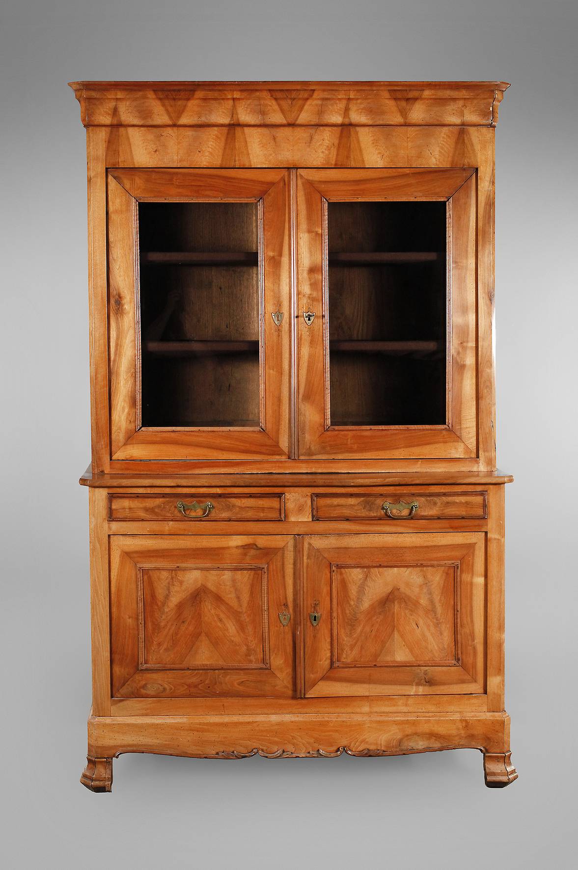 Großer Biedermeier-Aufsatzschrank