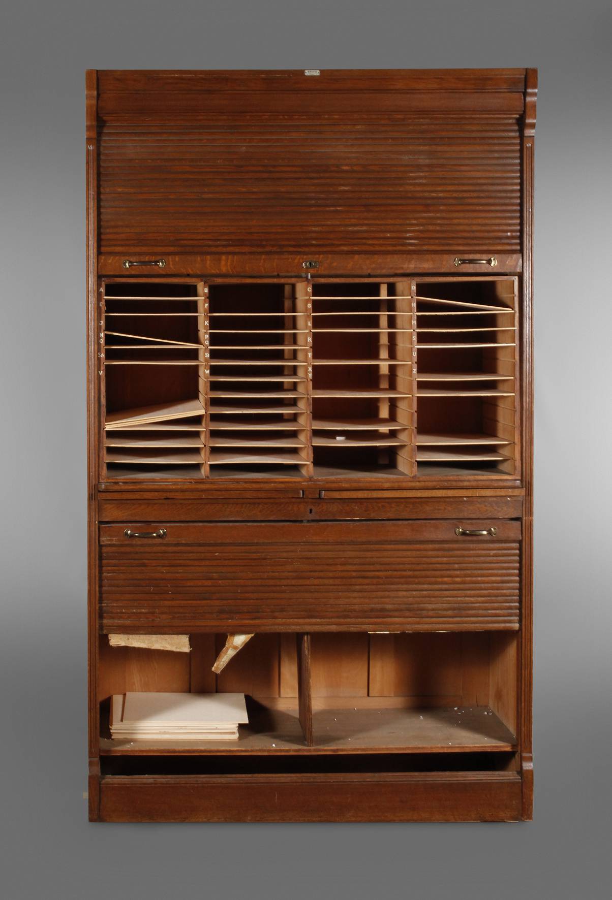 Großer Aktenrollschrank