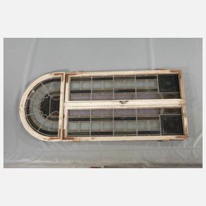 Drei Fenster mit Oberlicht