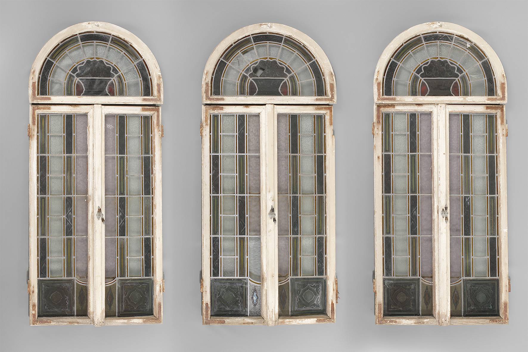 Drei Fenster mit Oberlicht