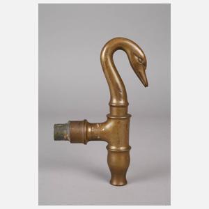 Badewannenhahn in Schwanenform