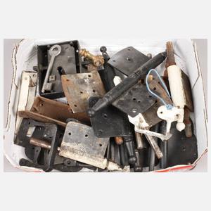 Posten Schlösser und Beschläge