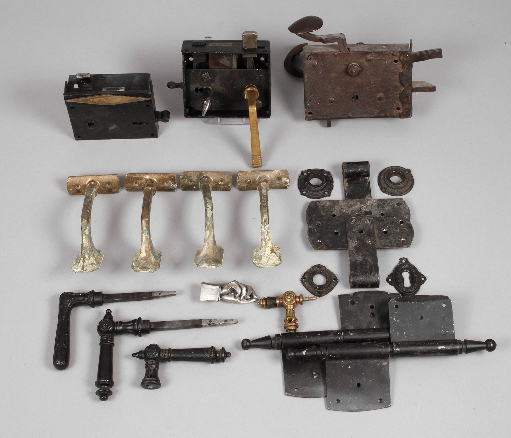 Posten Schlösser und Beschläge