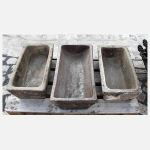 Drei Futtertröge Steingut