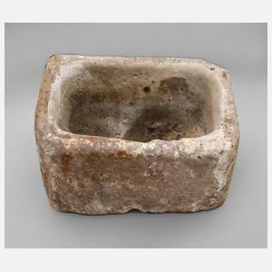 Trog aus Rochlitzer Porphyr