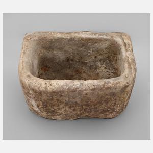 Trog aus Rochlitzer Porphyr