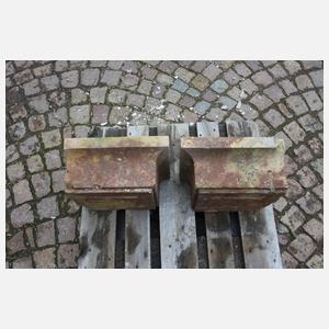 Paar Säulenabschlüsse