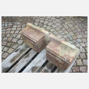 Paar Säulenabschlüsse