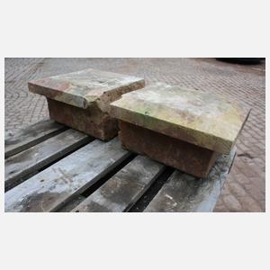 Paar Säulenabschlüsse