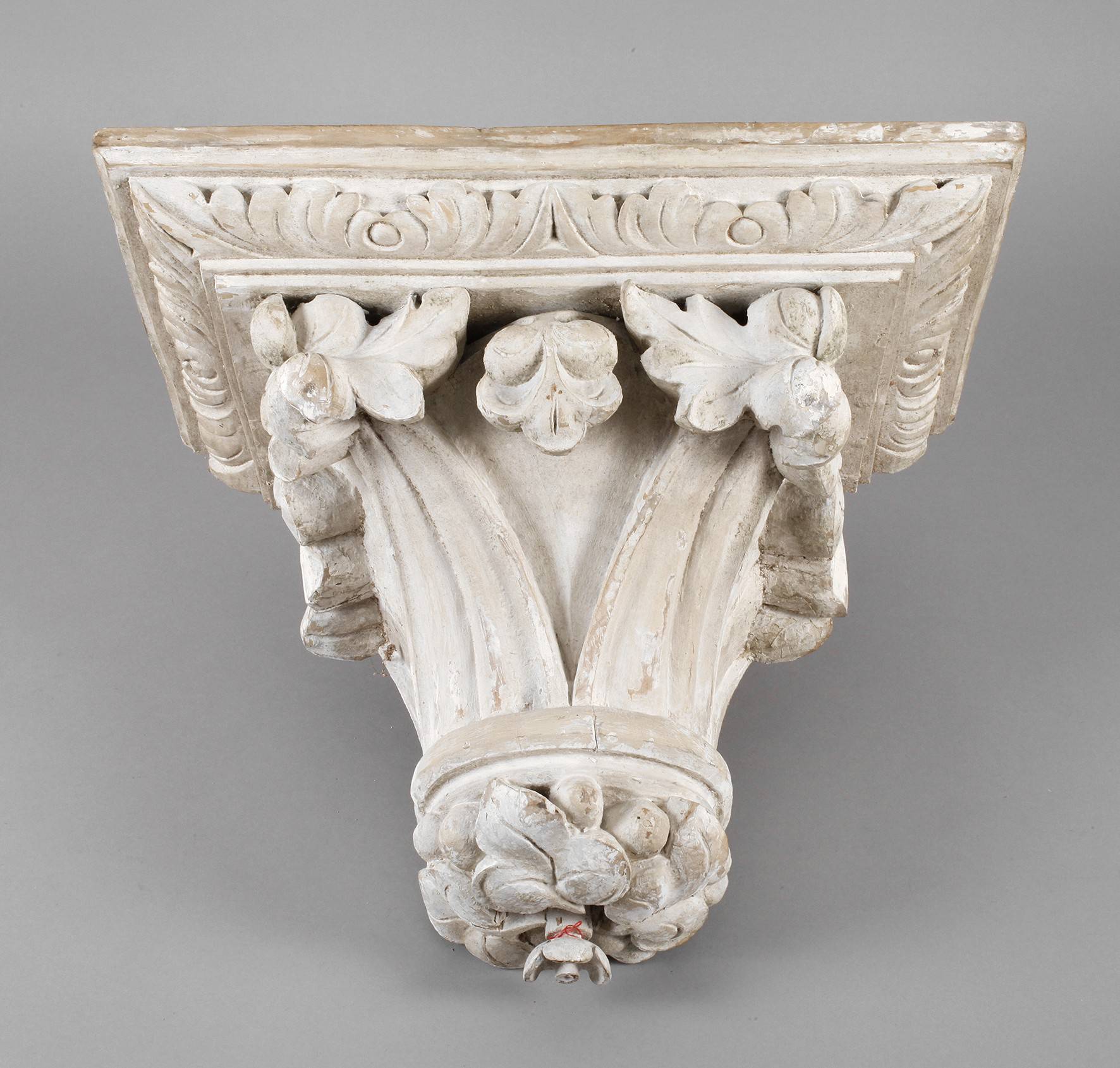 Geschnitzte Wandkonsole