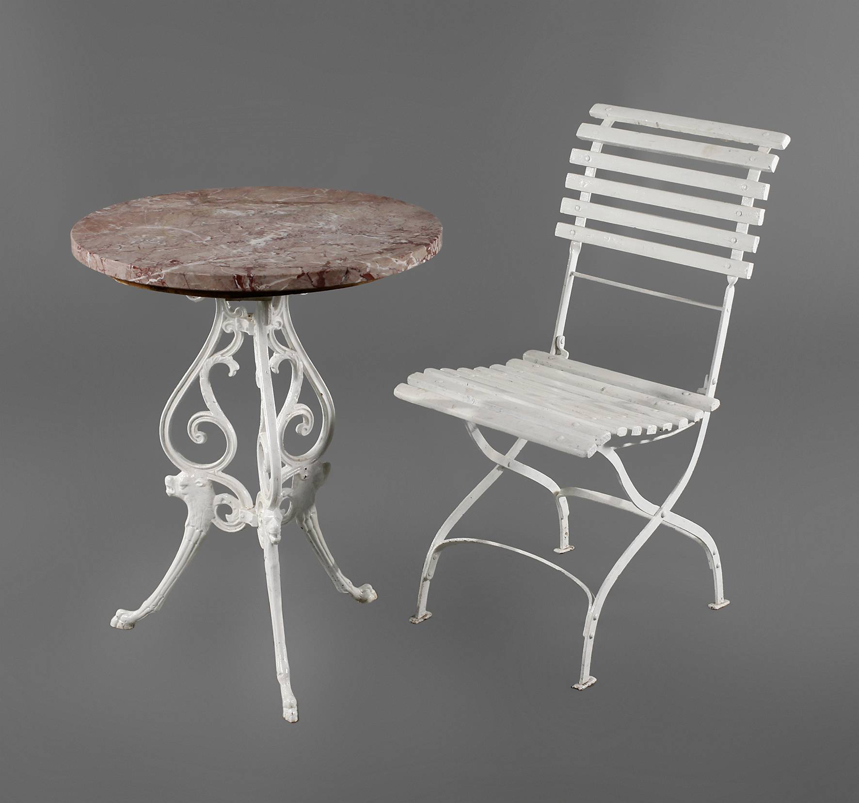 Gartentisch und Stuhl