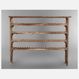 Rustikales Weinregal