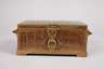Schatulle mit Messingeinlagen