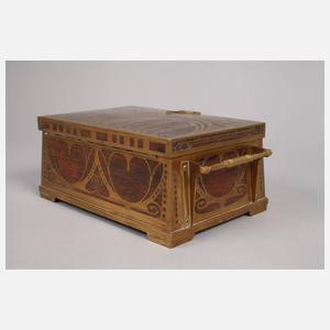 Schatulle mit Messingeinlagen