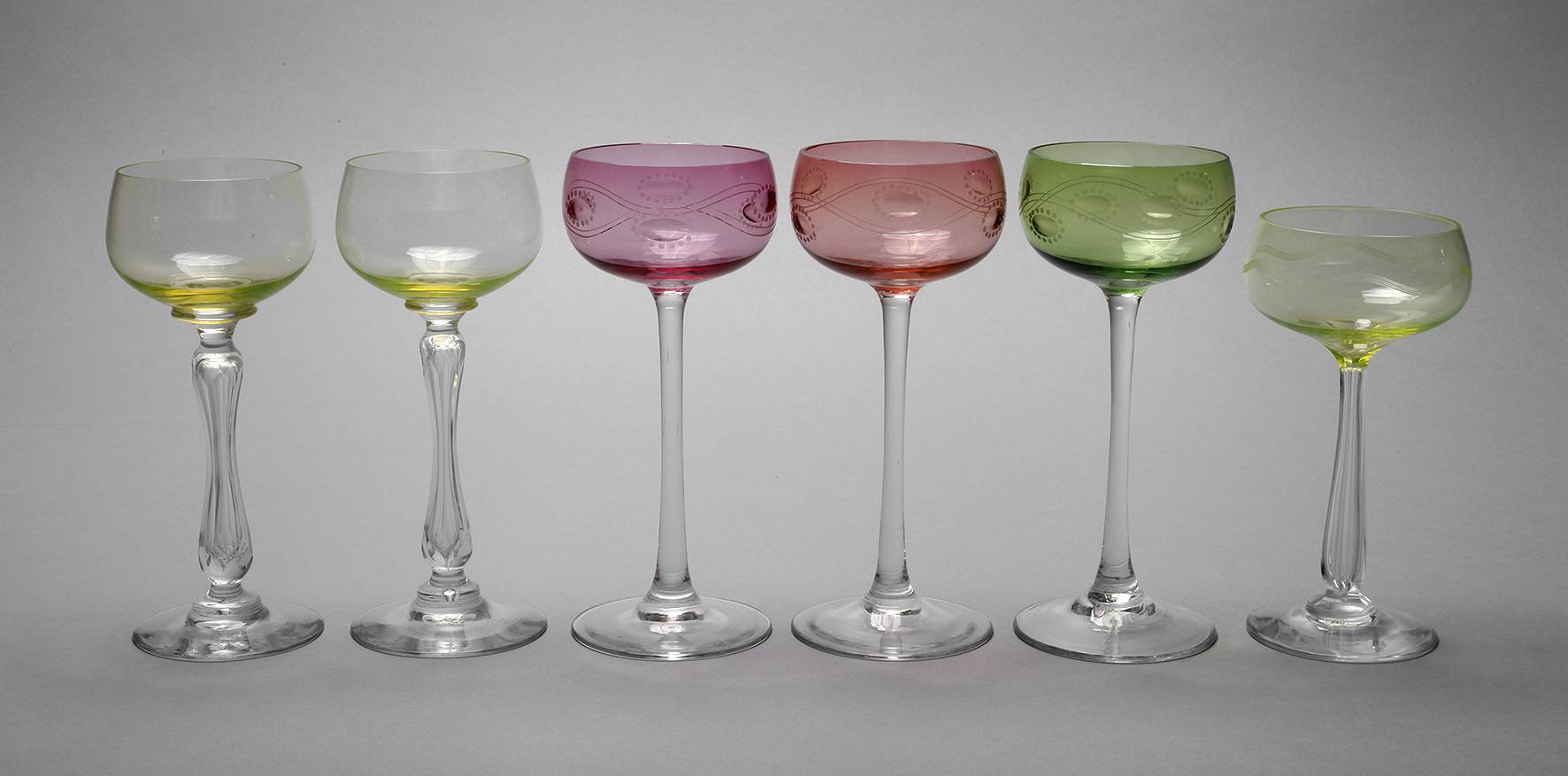 Sechs Stängelgläser Jugendstil