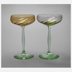 Zwei Sektschalen Uranglas