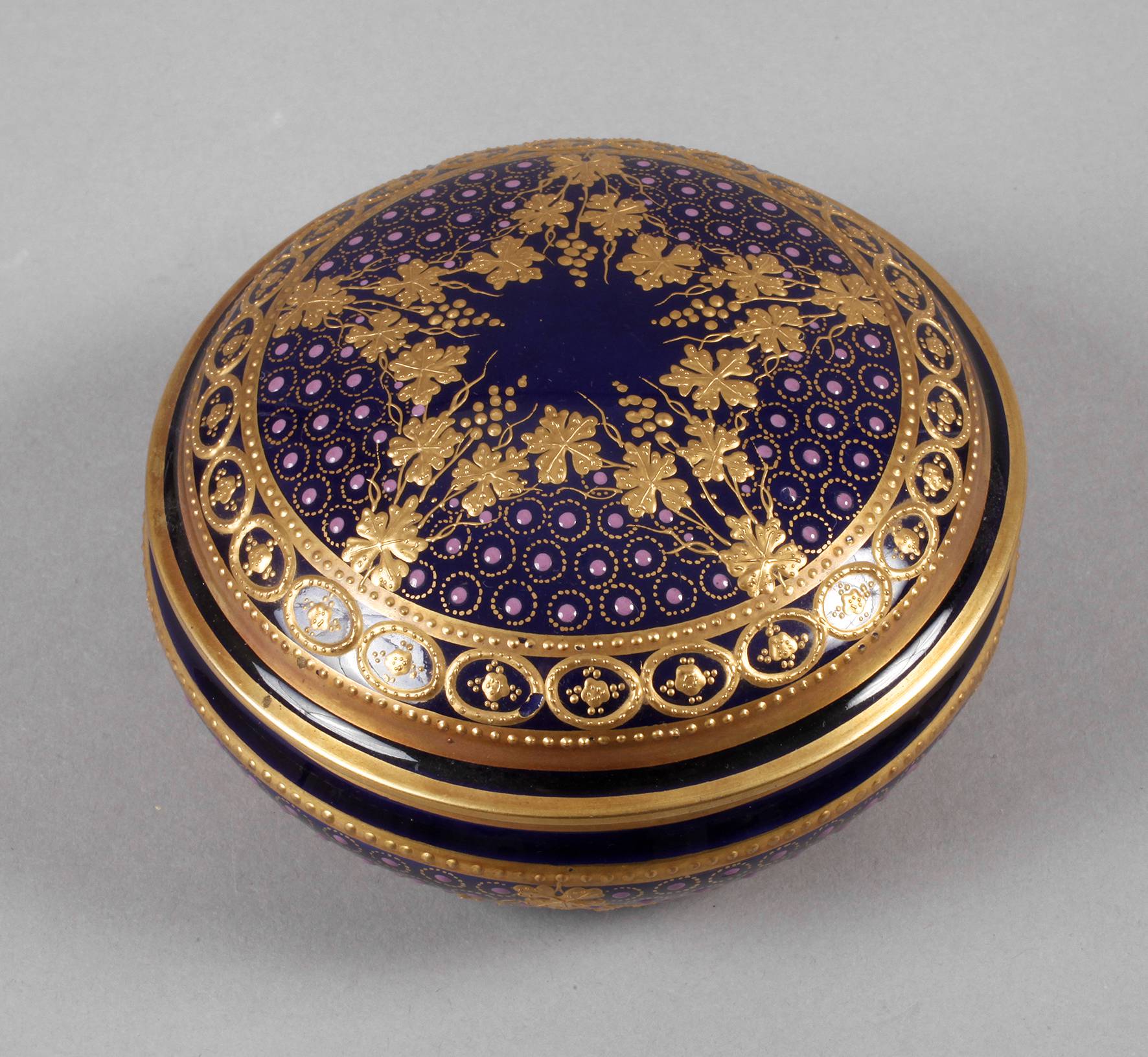 Sevres Deckeldose