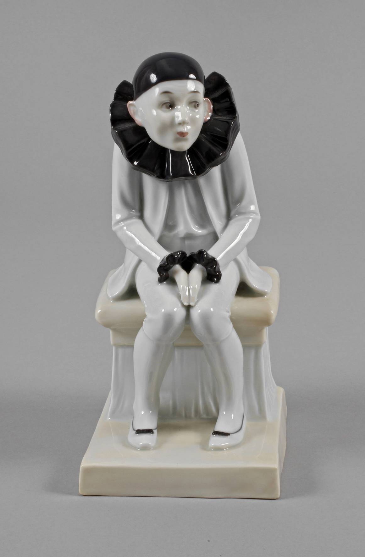 Heubach sitzender Pierrot