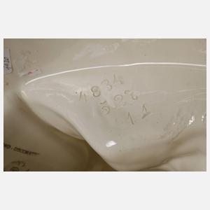 Goldscheider Wien Figur ”Bei der Toilette”