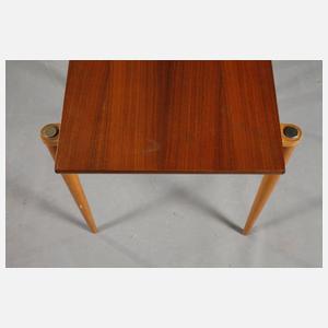 Fünf Beistelltische