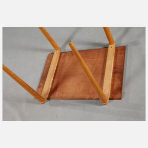 Fünf Beistelltische